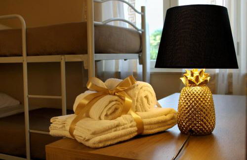 L' Antico Scoglio Appartamenti comfort Nocera Terinese Scalo - 4,7 e 11 Ospiti - Navetta Aeroporto-Stazione & Multi-Destinazioni - Piscina - Spiaggia a 300mt - Giardino e Zona pranzo all'aperto - WiFi & SmartTV - Aria Condizionata - Foto 7