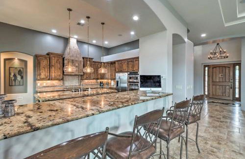 Pool and Spa! Phoenix Mansion Near Spring Training - Foto 7