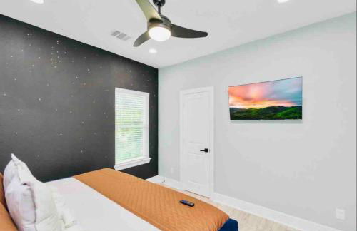 CAMP OUT - Big Backyard - 5mins To Downtown - Foto 29