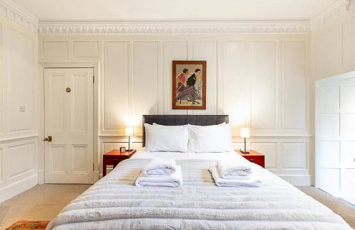 Elegant Highgate Garden Retreat - Photo 18