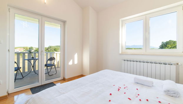 Idyllic Getaway Lovrec Villa With Pool - Foto 4, Habitación