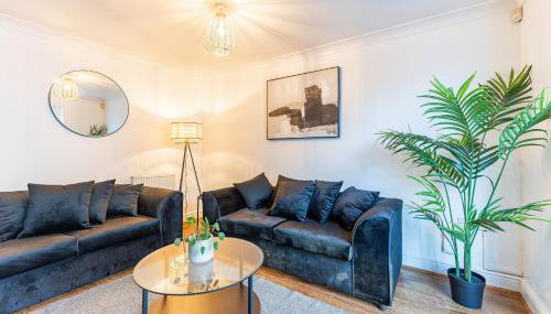 5 Bed House Heathrow Egham Virginia Water Sleeps 7 or Up To 8 If Sharing Beds, Mid To Long Term Bookings Welcome - Foto 5