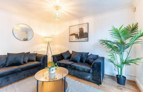 5 Bed House Heathrow Egham Virginia Water Sleeps 7 or Up To 8 If Sharing Beds, Mid To Long Term Bookings Welcome - Foto 5