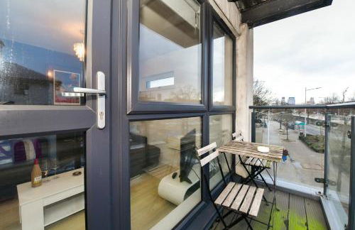 Cardiff Bay Retreat Sleeps 4 Parking - Pass the Keys - Foto 23