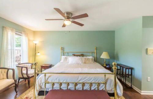 Lrge 5 BR 9 Beds Near DC-Pool, Hot Tub, Gym, Game Rm, Fire Pit - Foto 27