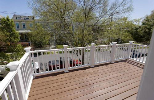 Pristine Petworth Family Home w Street Parking - Foto 20