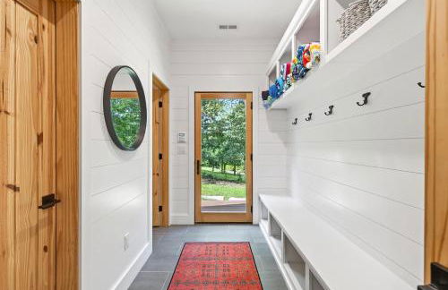 Dockside of the Moon - Photo 50