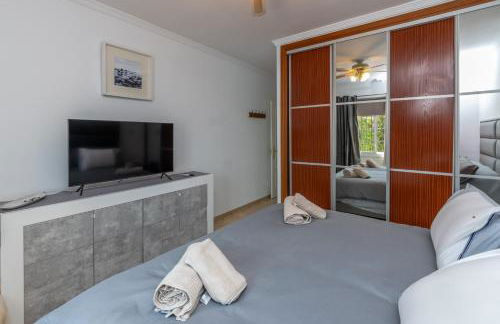 VILLA ALEGRIA Big terrace, private pool & parking - Photo 15