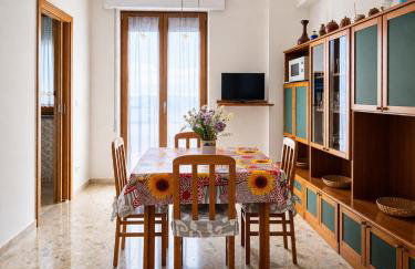 RED'S Home Apartment - Vista Mare, Terrazzo Panoramico, Centro Termoli - Photo 1