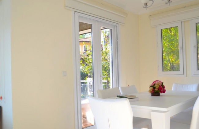 Villa Olive by Villa Safiya - Photo 8