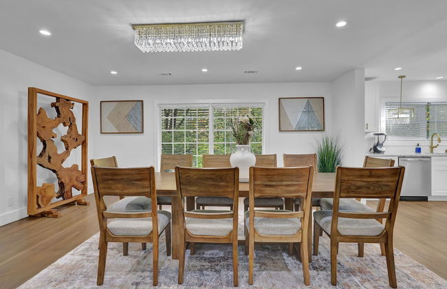 Luxury 7BR Buckhead Oasis w Pool Gameroom Firepit - Foto 48