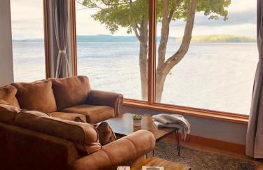 Luxury Lake Memphremagog Loft - 2 Bedrooms Water Views Firepit & Dock near Jay Peak - Foto 6