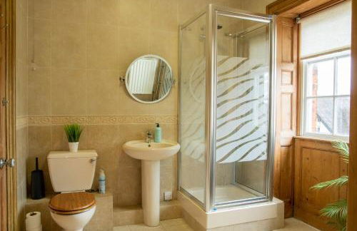 Beautiful Grade II listed apartment. - Photo 20