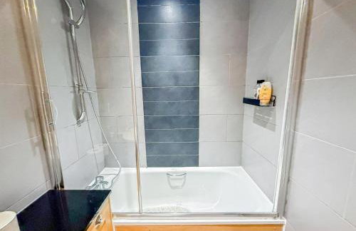 Promo Rate - 2BDR flat with AC in Embankment near Charing Cross, Trafalgar Square, London Eye, Big Ben - Photo 18