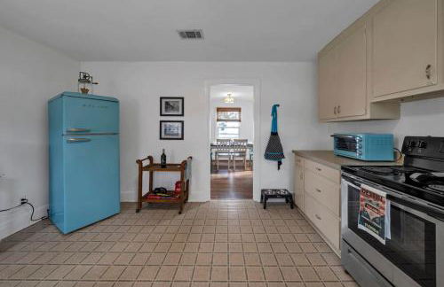 Retro by the Bay Close to Beach Eglin PetFriendly - Foto 52