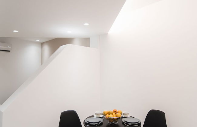 Contemporary Studios Historic Center - Photo 16