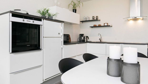 6 Person Holiday Home on a Holiday Park in Blokhus - Foto 4, Cocina privada