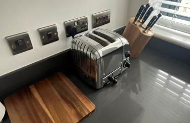 Modern Flat in central Lichfield & secure parking - Foto 14