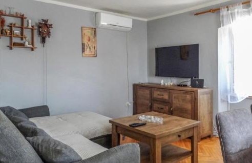 Awesome Apartment In Unije With Wifi - Foto 2