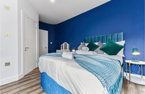 Lovely Two Bedroom with Ensuite Bathrooms - Photo 19