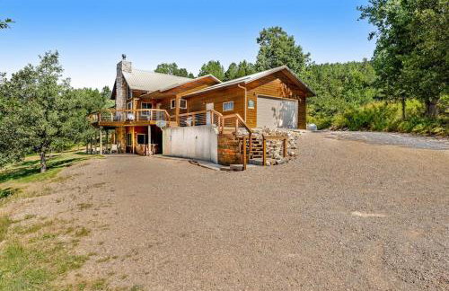 Aces and Eights Lodge - Photo 3