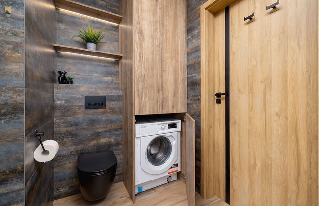 Apartment With Large Balcony by Renters - Photo 39