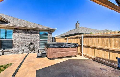 Modern Amarillo House with Fire Pit and Hot Tub! - Photo 33