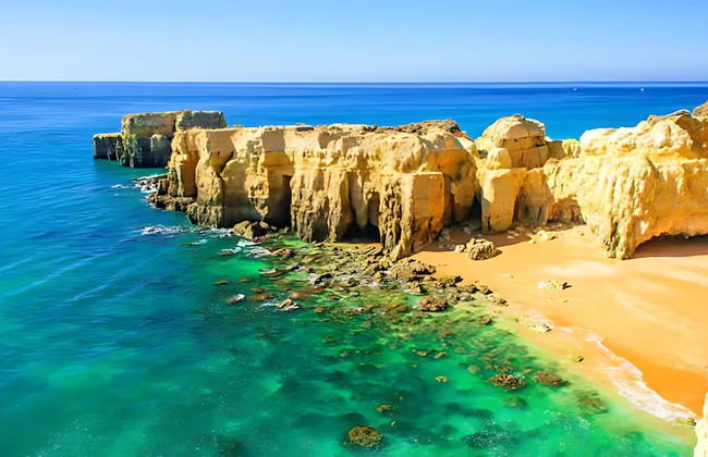 Marina View 1 Bedroom Apartment w Swimming Pool - Photo 11