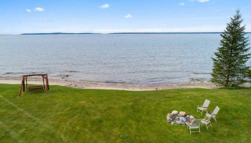 Lakefront Cabin Mackinac Views Firepit - Foto 5