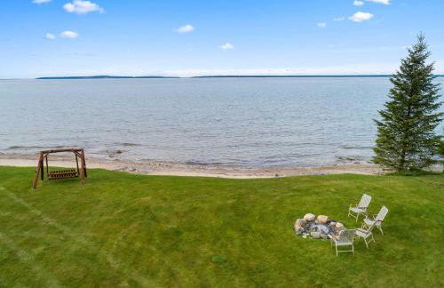 Lake Huron Escape Waterfront Firepit - Foto 5