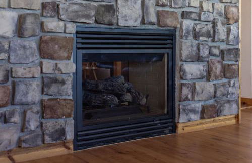 Country Bear Cabin at Bear Lake - Photo 8