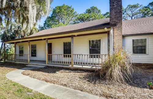 Lake Smith Getaway with Dock Families Welcome! - Foto 31