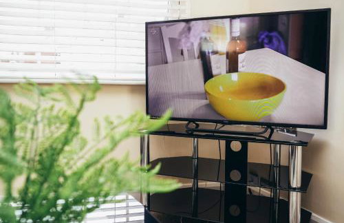 Large Apartments next to East Midlands Airport with Free Gated Parking! - Photo 17