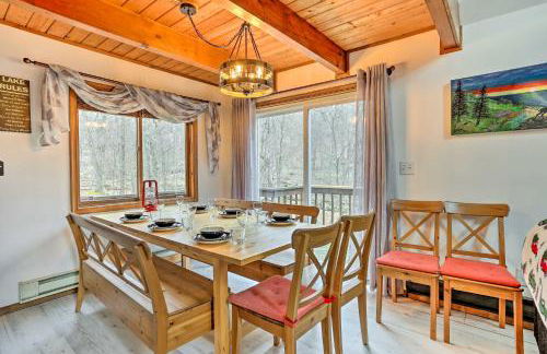 4 Mi to Tubing Cozy Bushkill Cabin with Deck! - Foto 6