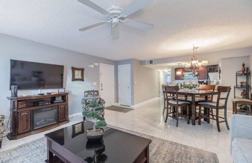 HARRY POTTER LIVES HERE! Unforgettable Home, Pool, Sleeps 8, Near Dis, LOW Rates! - Foto 88