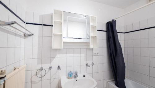 Monteurwohnung-fuer-6-Personen-2OG-6-Betten-in-Ahrensburg-Naehe-Hamburg-AGGE3701 - Foto 5