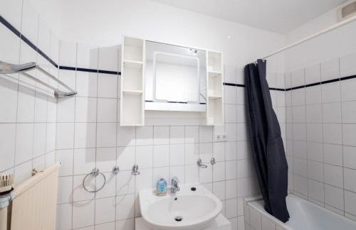 Monteurwohnung-fuer-6-Personen-2OG-6-Betten-in-Ahrensburg-Naehe-Hamburg-AGGE3701 - Foto 5