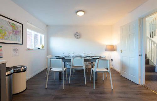 City centre 4 Bed house FREE parking walk to town - Foto 10