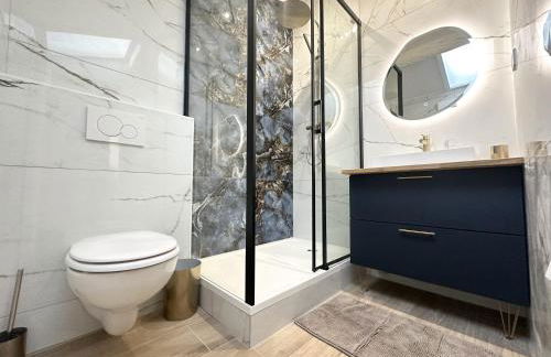 Elegant mansardé-place du pin - Photo 7