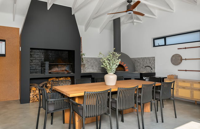 Luxury Oasis, Lifestyle Villa, Pool & Gym - Photo 17