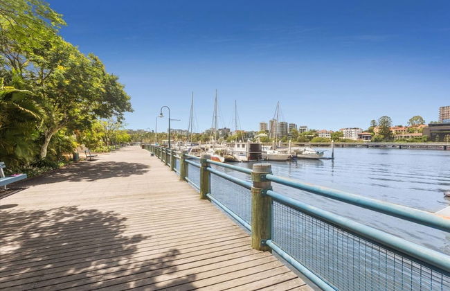 2BR Beautiful River Retreat Pool Wine Gym Netflix - Foto 26