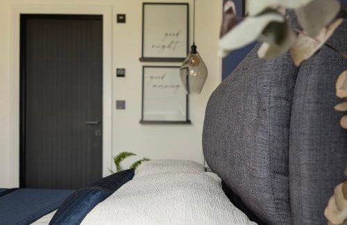 Up Shed - Modern Countryside King-size Ensuite With Own Access - Photo 7