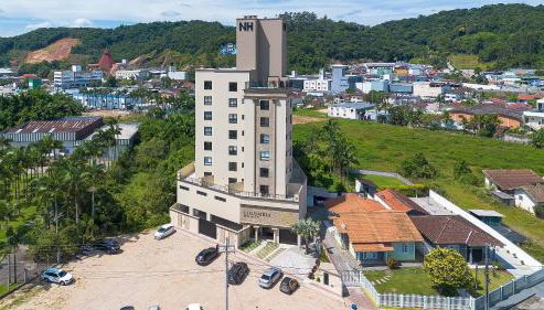 Studio Moderno c/ Piscina e Garagem - Foto 3