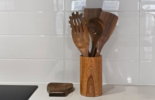 Luxe King Bed, Balcony, Garage in Downtown Raleigh - Foto 24