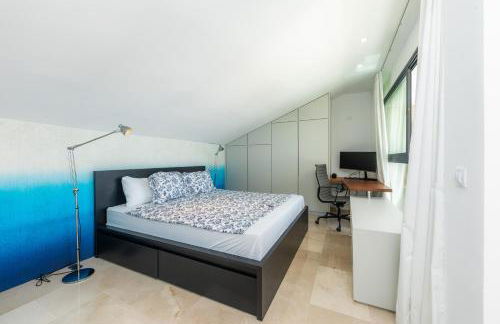 Tolles, neu möbliertes Penhouse mit großem Pool - Foto 10