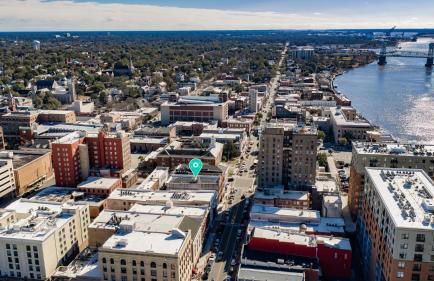 Luxe 220 Suite 2 - Photo 66