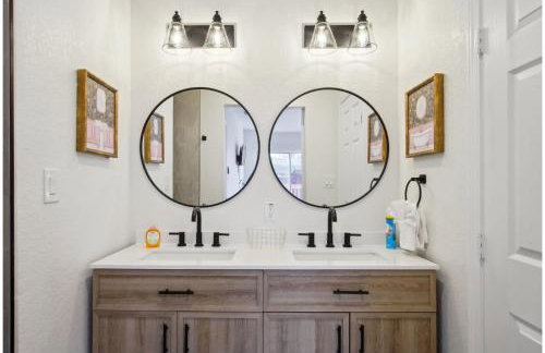 Stylish Spacious Comfort 4BR3BA Downtown Gem - Foto 24