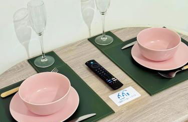 Stylish 2-Guest Studio with Netflix, Prime - FREE WIFI & FREE PARKING - Aroluchi Ville - Foto 18