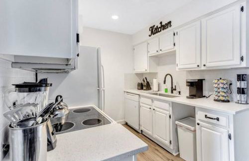 Modern Designed, Lakefront Home in Garland - Foto 14