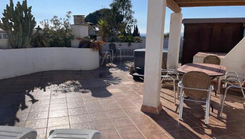 Penthouse with Private Roof terrace and jacuzzi - Photo 5